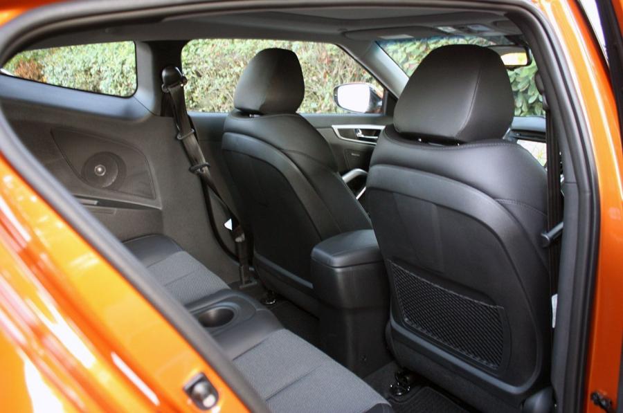  Hyundai Veloster 2011 года  (фото 70 из 184)